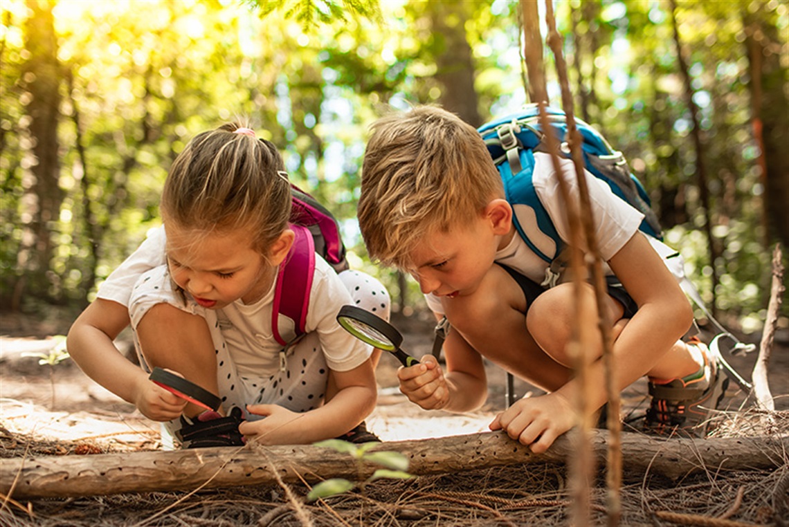 children-magnify-nature-city-nature-challenge.jpg