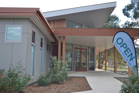 yarra-glen-memorial-hall-front-entrance.jpg