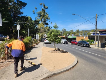 Mt Evelyn township gravel top ups.