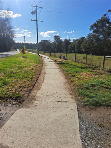 Healesville Koo Wee Rup Road from Middleton Drive to Warburton Rail Trail Woori Yallock footpath scrapped and cleaned.