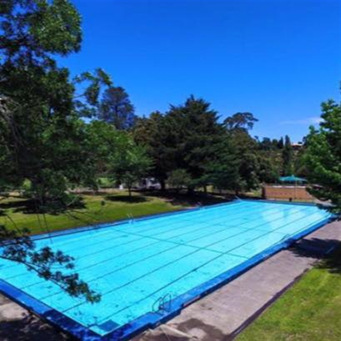 Healesville outdoor pool